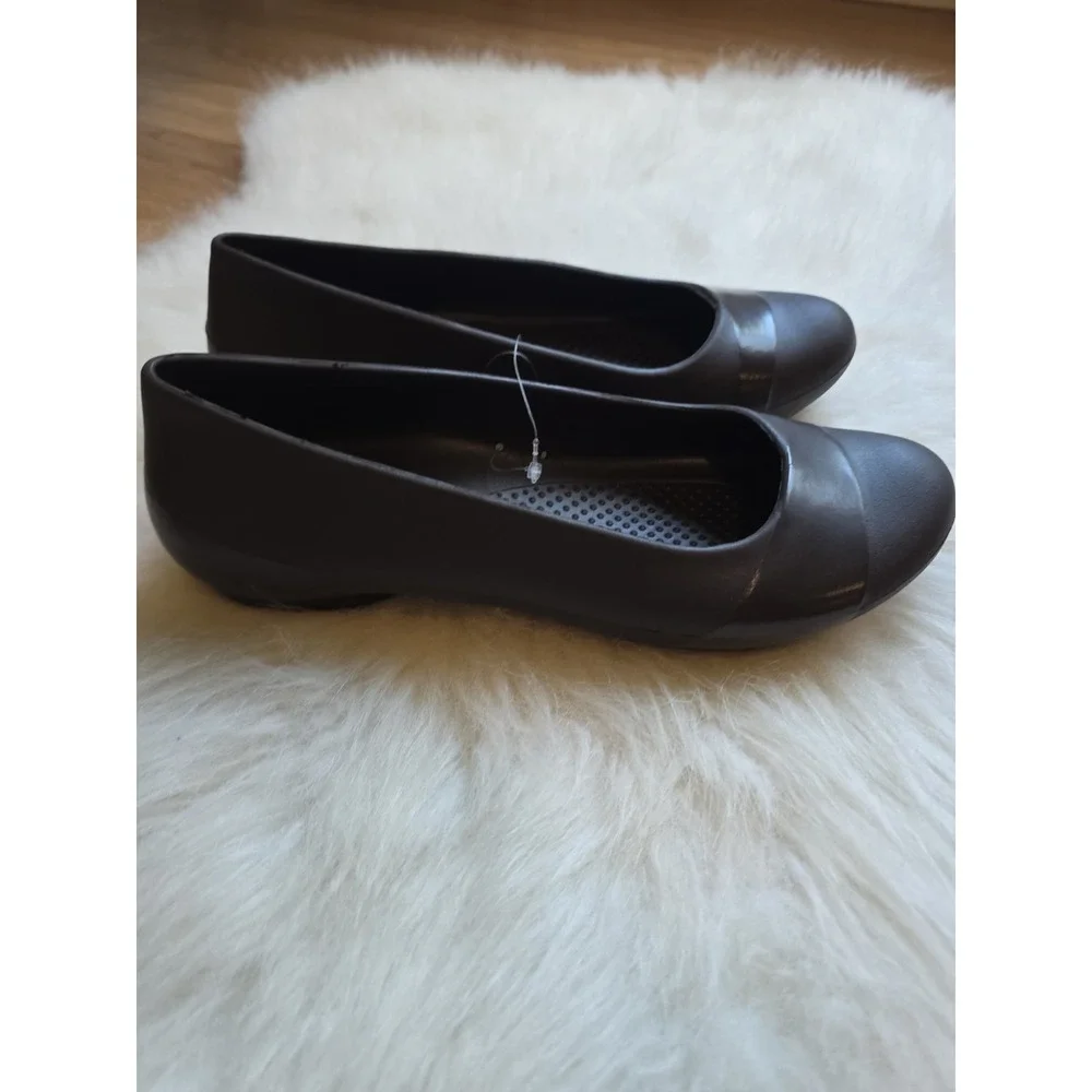 Croc's Women's Ballet Flat Shoe‎ Size 7 Brown Closed Toe Comfort